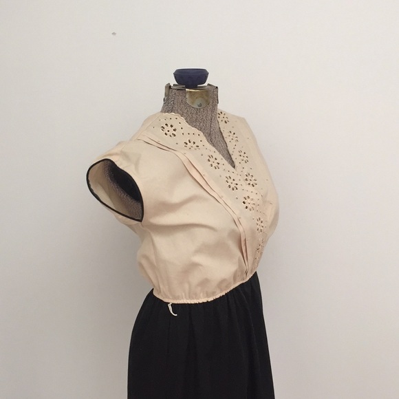 Black and Cream lace dress - Picture 4 of 7